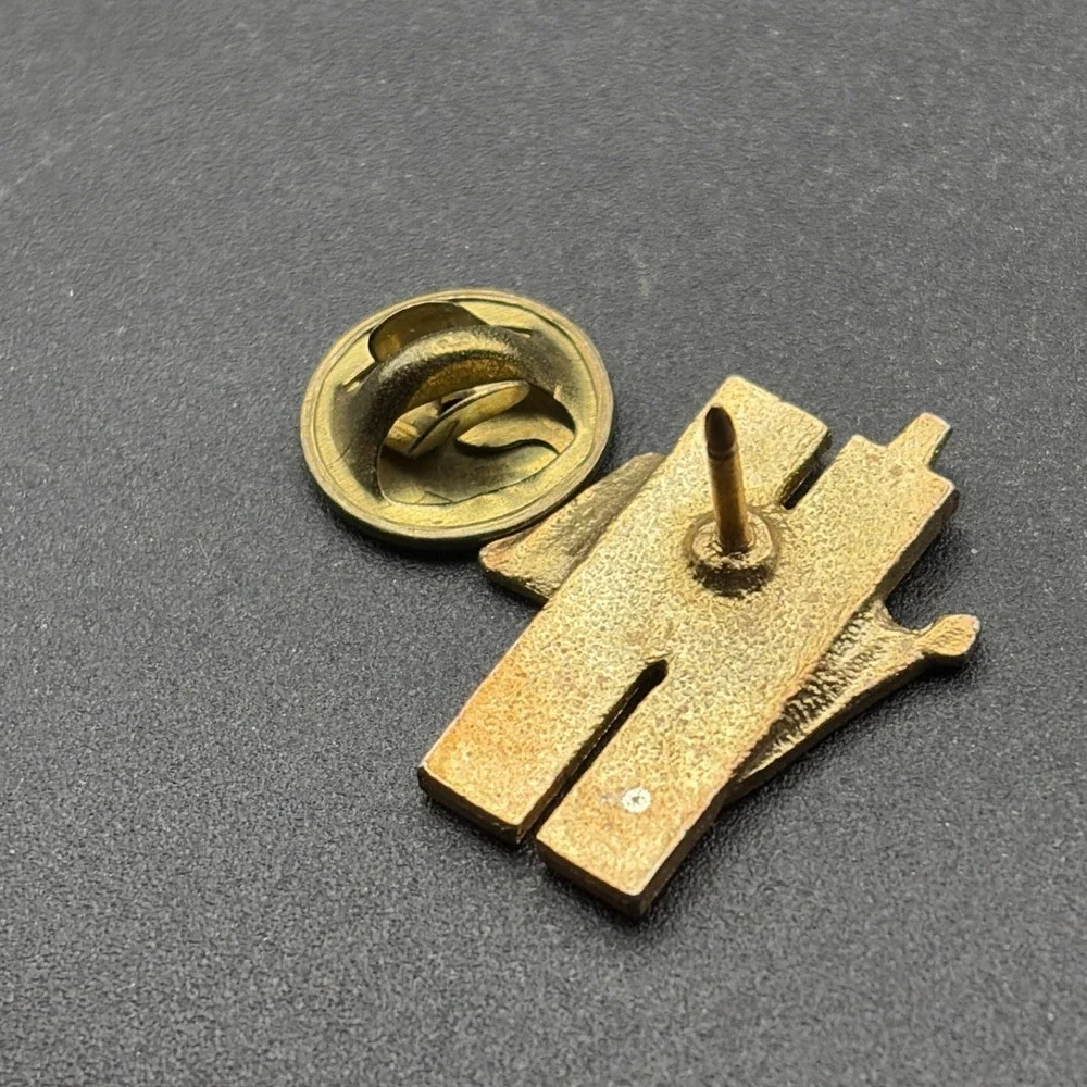 September 11th‎ 2001 9-11 American Flag Twin Towers Gold Tone Lapel Hat Pin